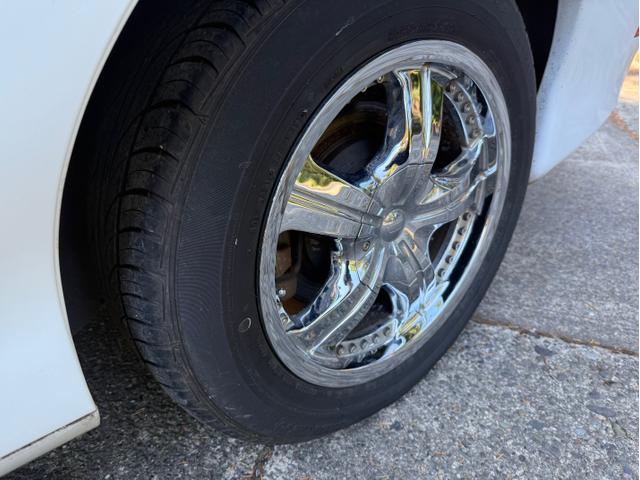 Photo of 2000 White Chevrolet Camaro