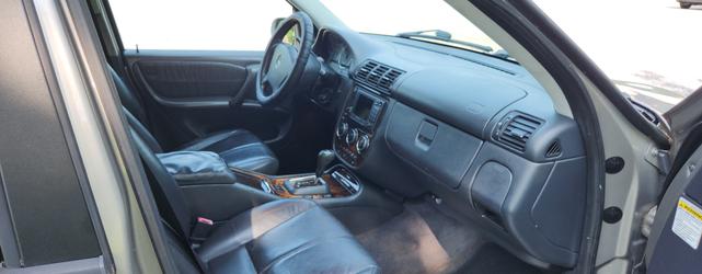 Photo of 2005 Gold Mercedes-Benz M-Class