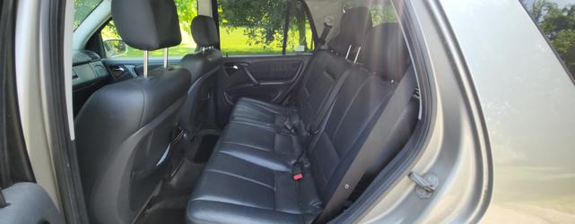 Photo of 2005 Gold Mercedes-Benz M-Class