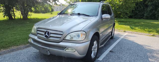 Photo of 2005 Gold Mercedes-Benz M-Class