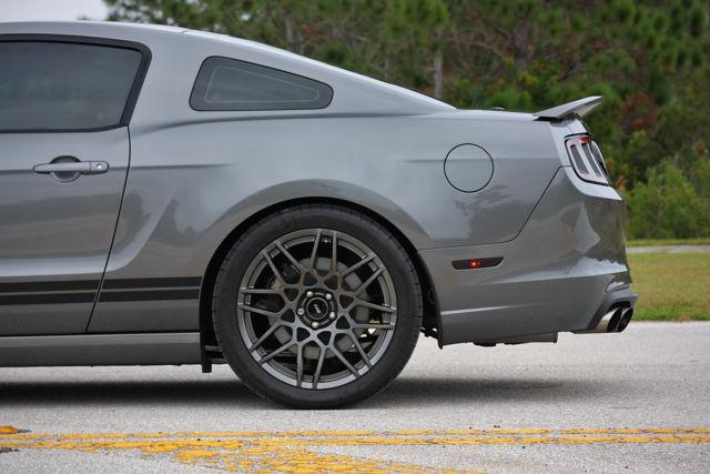 Photo of 2013 Gray Ford Mustang