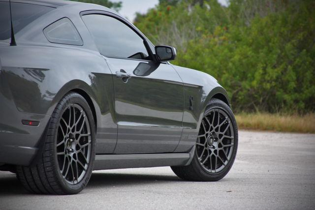 Photo of 2013 Gray Ford Mustang