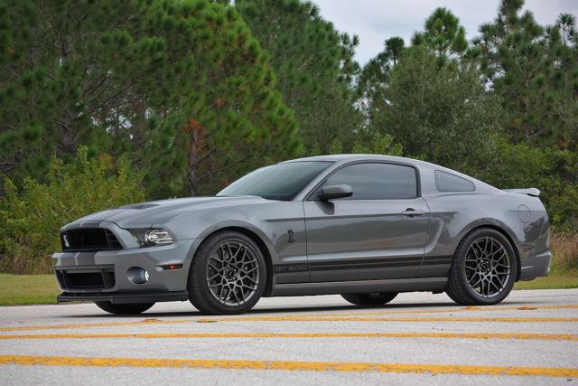 Photo of 2013 Gray Ford Mustang