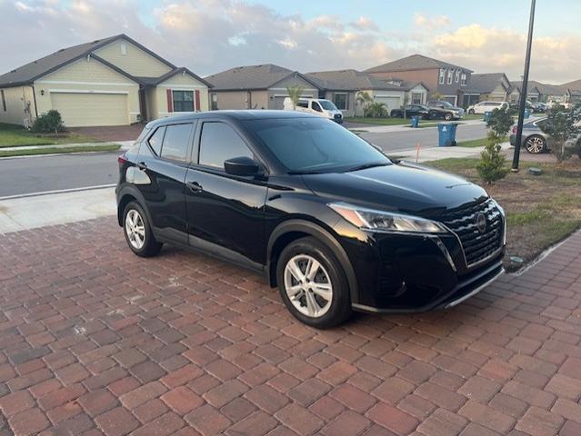 Photo of 2022 Black Nissan Kicks