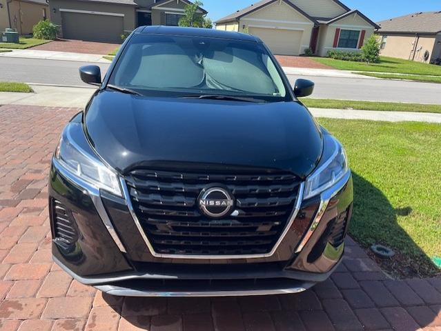 Photo of 2022 Black Nissan Kicks