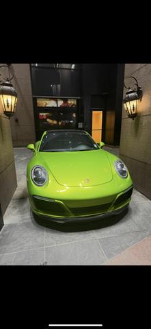 Photo of 2017 Gray Porsche 911