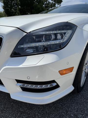 Photo of 2014 White Mercedes-Benz CLS-Class