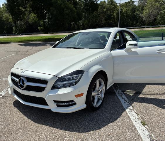 Photo of 2014 White Mercedes-Benz CLS-Class