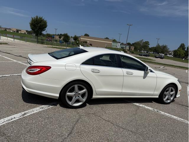 Photo of 2014 White Mercedes-Benz CLS-Class