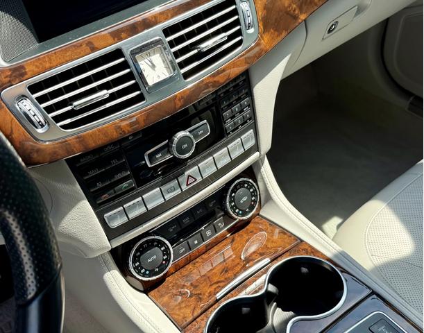 Photo of 2014 White Mercedes-Benz CLS-Class