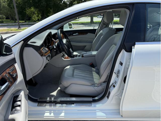 Photo of 2014 White Mercedes-Benz CLS-Class