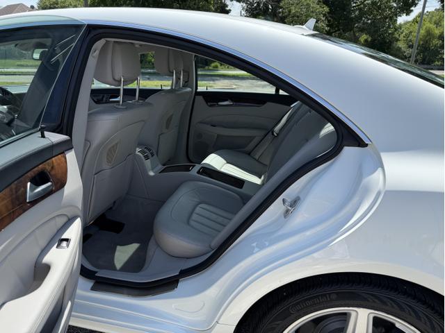 Photo of 2014 White Mercedes-Benz CLS-Class