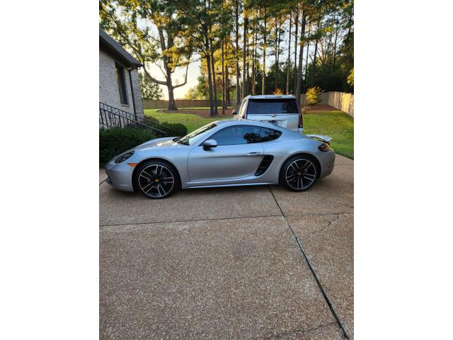 Photo of 2022 Silver Porsche 718 Cayman