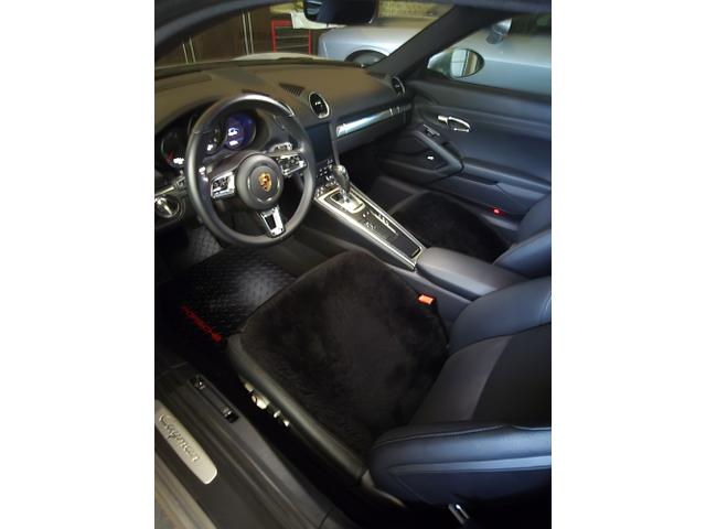 Photo of 2022 Silver Porsche 718 Cayman