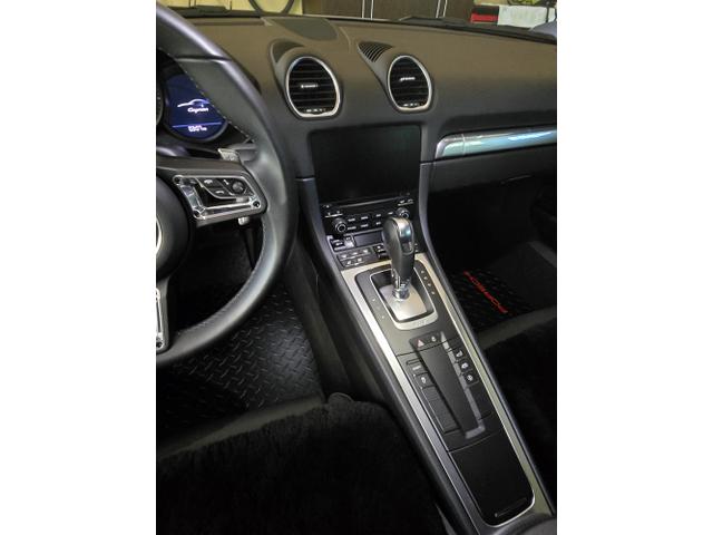 Photo of 2022 Silver Porsche 718 Cayman