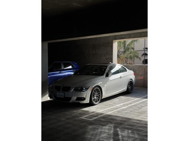 Photo of 2013 White BMW 328