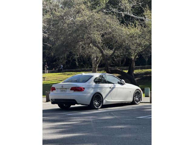Photo of 2013 White BMW 328