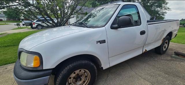 Photo of 2002 White Ford F-150