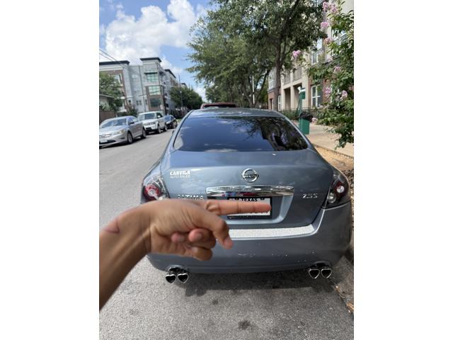 Photo of 2011 Gray Nissan Altima