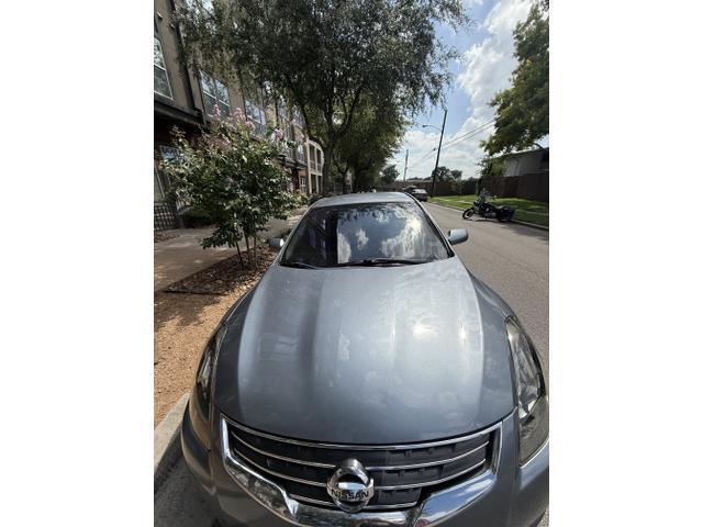 Photo of 2011 Gray Nissan Altima