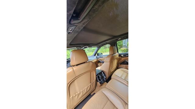 Photo of 2016 Black Porsche Cayenne