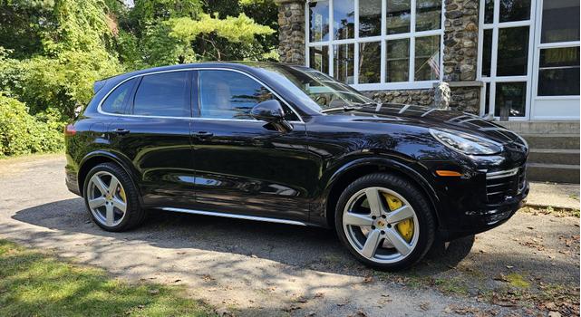 Photo of 2016 Black Porsche Cayenne