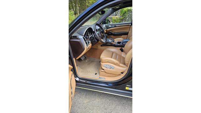 Photo of 2016 Black Porsche Cayenne