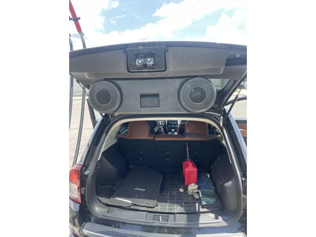 Photo of 2015 Black Jeep Compass