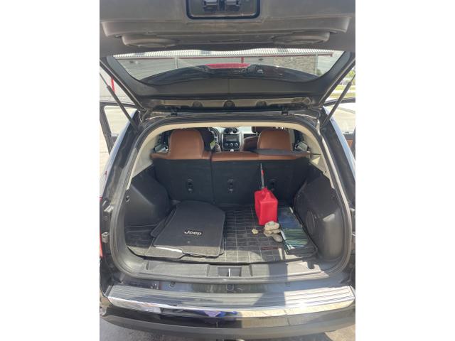 Photo of 2015 Black Jeep Compass