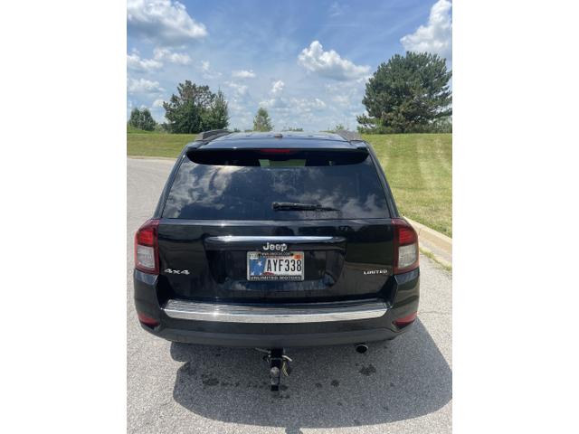 Photo of 2015 Black Jeep Compass