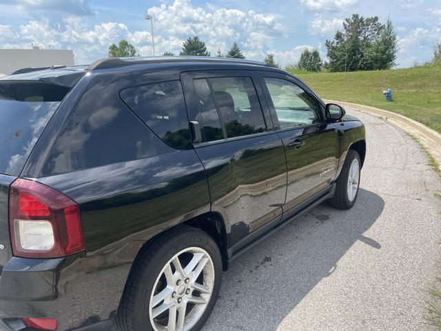 Photo of 2015 Black Jeep Compass