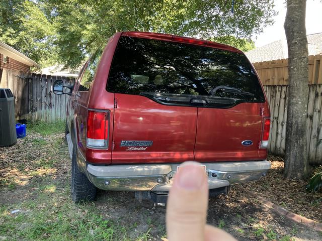 Photo of 2001 Red Ford Excursion