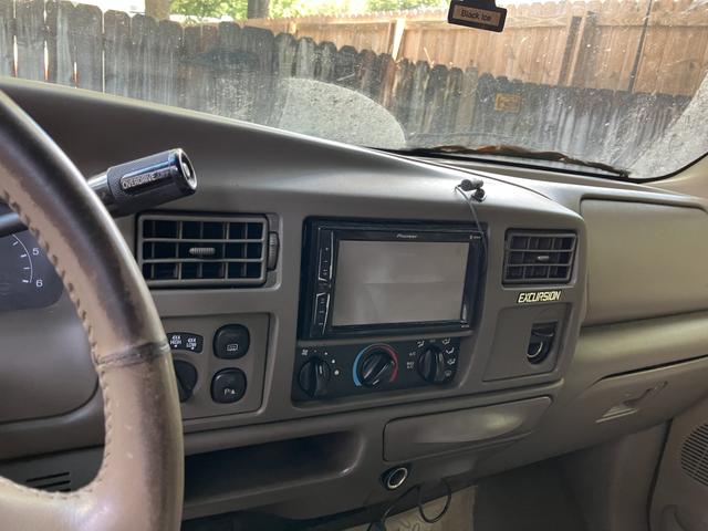 Photo of 2001 Red Ford Excursion