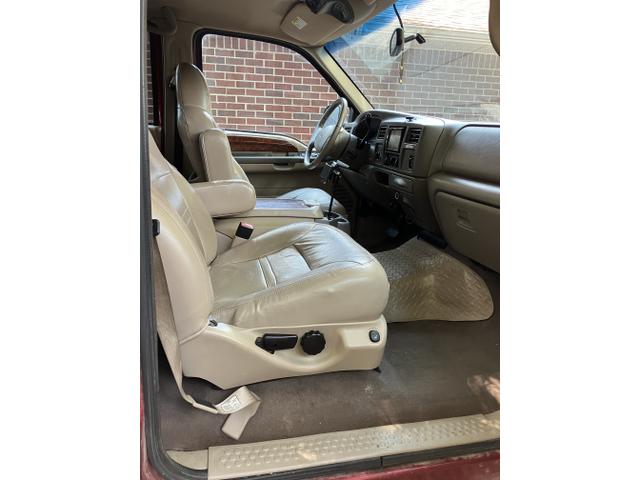 Photo of 2001 Red Ford Excursion