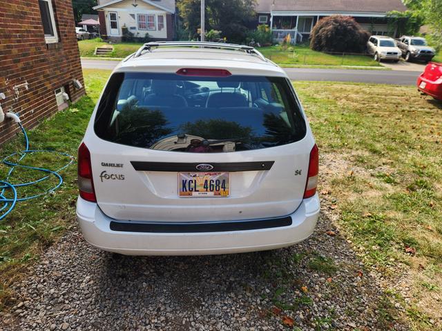 Photo of 2000 White Ford Focus