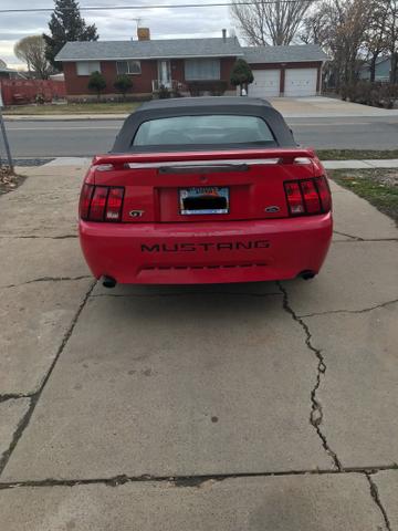 Photo of 2004 Red Ford Mustang