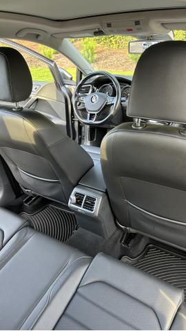 Photo of 2016 Gray Volkswagen Golf SportWagen