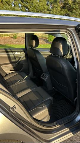 Photo of 2016 Gray Volkswagen Golf SportWagen