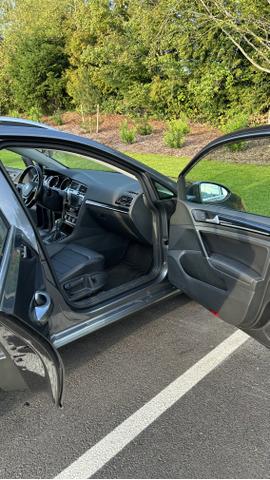 Photo of 2016 Gray Volkswagen Golf SportWagen