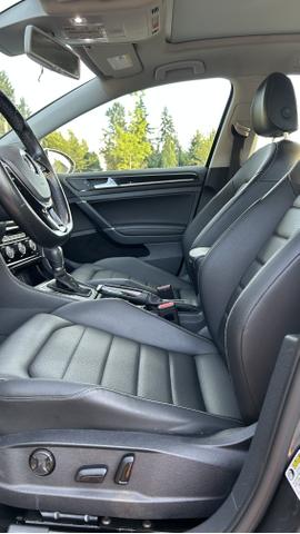Photo of 2016 Gray Volkswagen Golf SportWagen