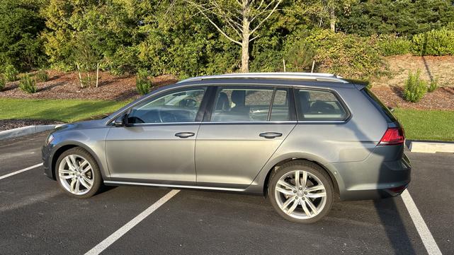 Photo of 2016 Gray Volkswagen Golf SportWagen