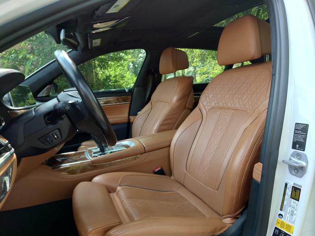 Photo of 2018 White BMW ALPINA B7