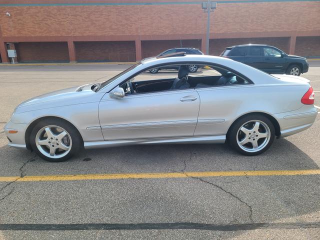 Photo of 2005 Silver Mercedes-Benz CLK-Class