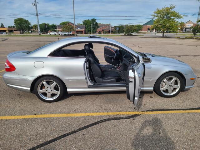 Photo of 2005 Silver Mercedes-Benz CLK-Class