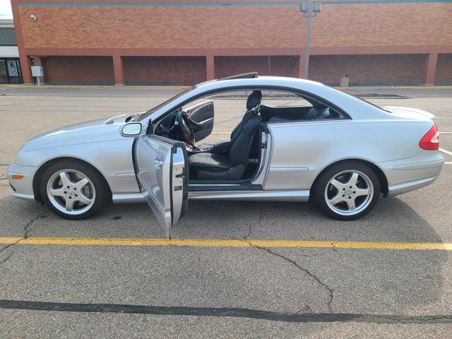 Photo of 2005 Silver Mercedes-Benz CLK-Class