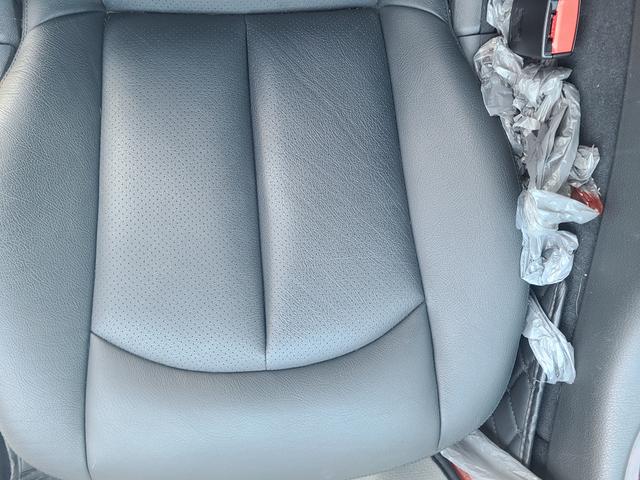 Photo of 2005 Silver Mercedes-Benz CLK-Class
