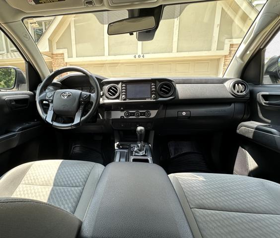 Photo of 2022 White Toyota Tacoma