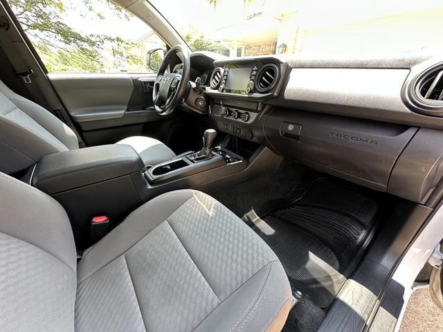 Photo of 2022 White Toyota Tacoma
