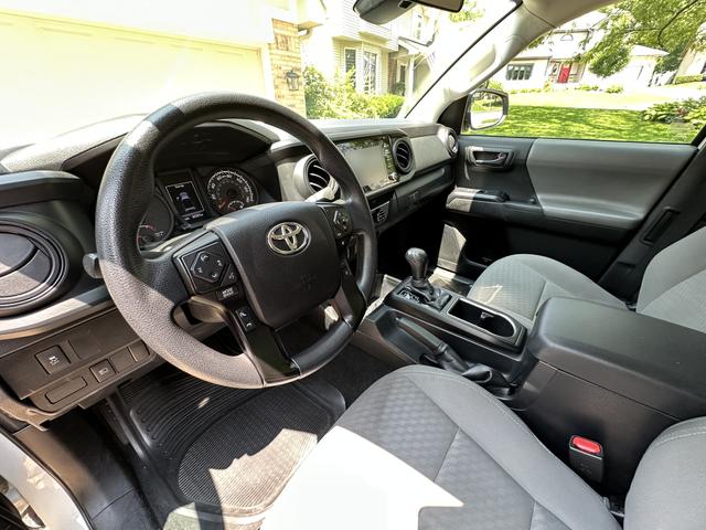 Photo of 2022 White Toyota Tacoma