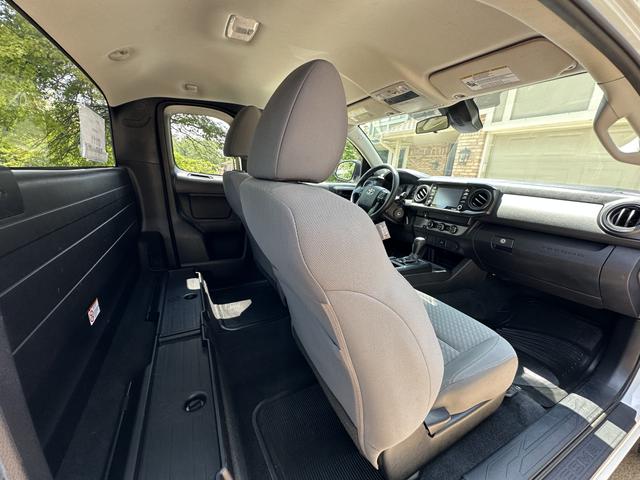 Photo of 2022 White Toyota Tacoma
